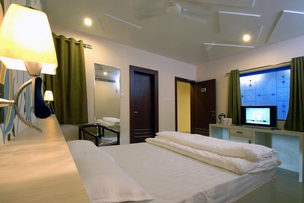 Hotel Tulsi Exotic Bhopal Habitación foto